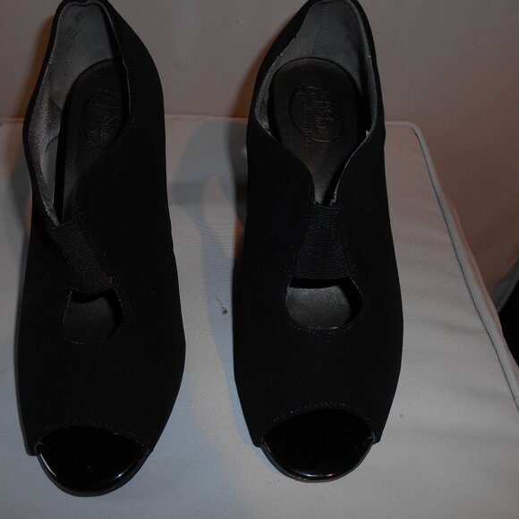 LIFESTRIDE BLACK SUEDE OPEN TOE HIGH HEEL SHOE SIZE 7.5 - Picture 1 of 7